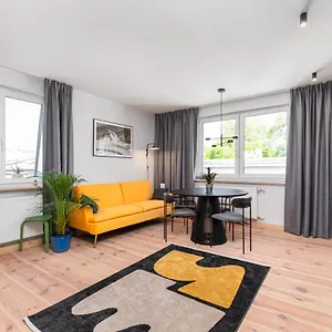Walecznych 51 By Homeprime Apartament